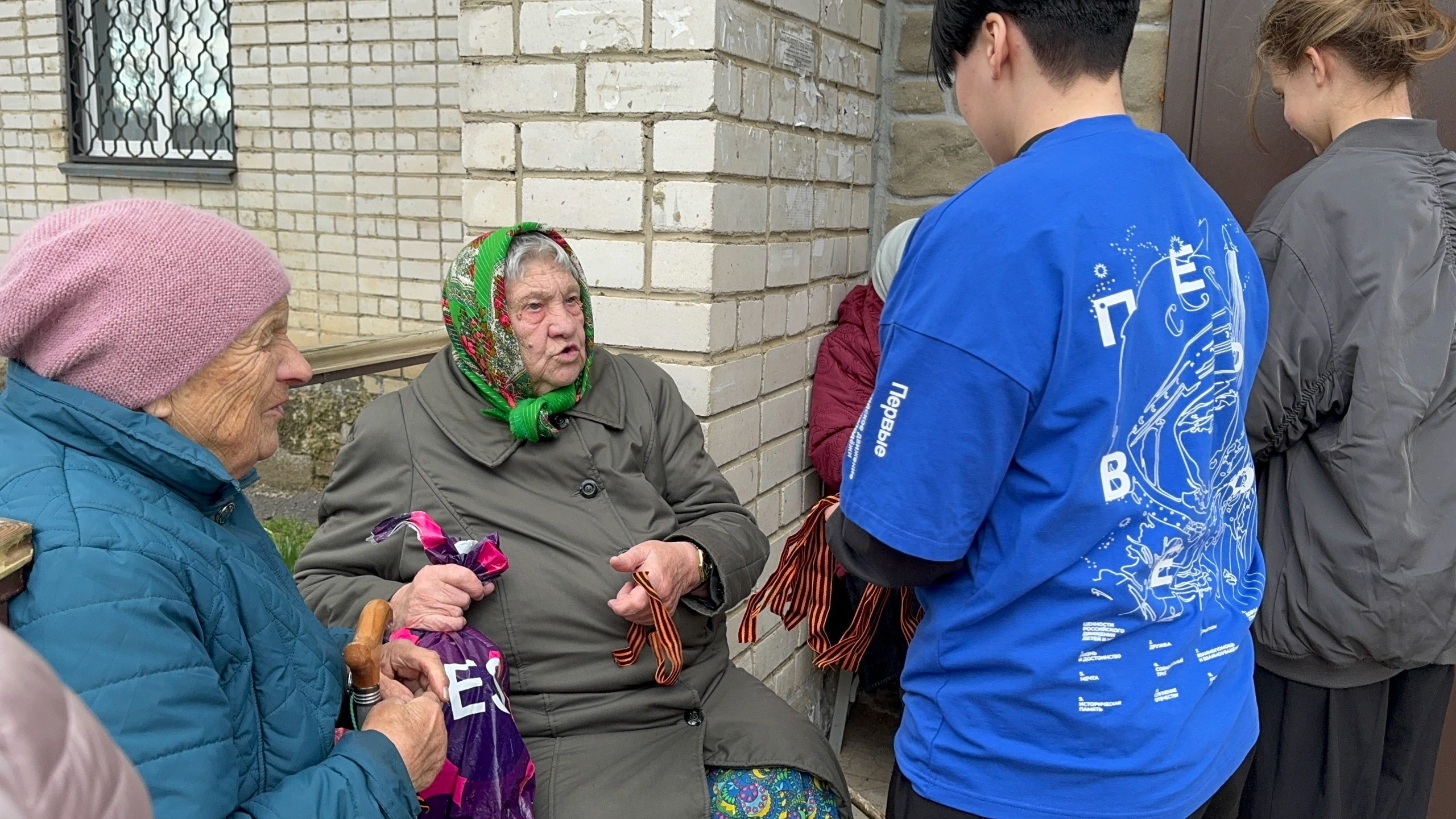 Свыше 300 тысяч Георгиевских лент раздадут вологжанам к 80-летию Победы в Великой Отечественной войне.