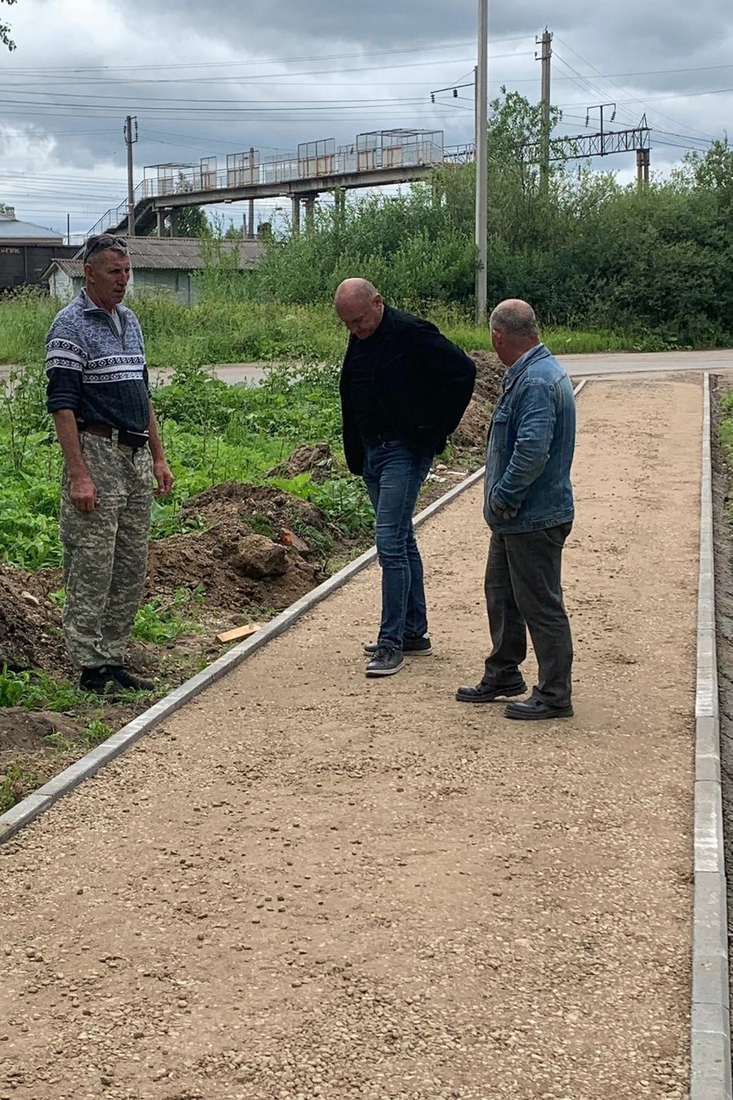 В Грязовце активно ремонтируют тротуары.