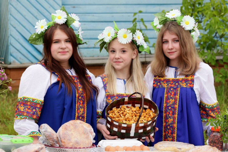 «Порт пяти морей», «святая земля» и «железное поле»: Вологодчина презентует основные туристические маршруты на Международной выставке-форуме «Россия». «Порт пяти морей», «святая земля» и «железное поле»: Вологодчина презентует основные туристические маршруты на Международной выставке-форуме «Россия».