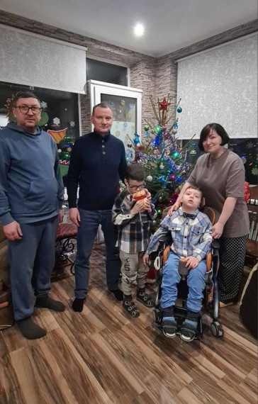 В Вологодской области первый заместитель врио Губернатора Юрий Умеренко поздравил детей в рамках акции «Ёлка желаний». В Вологодской области первый заместитель врио Губернатора Юрий Умеренко поздравил детей в рамках акции «Ёлка желаний».