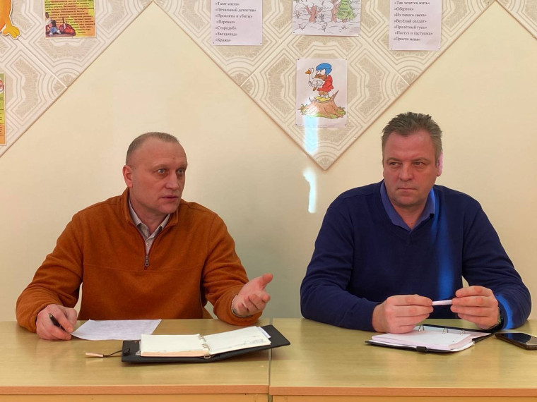 Глава Грязовецкого округа Сергей Фёкличев встретился с жителями посёлка Вострогский. Глава Грязовецкого округа Сергей Фёкличев встретился с жителями посёлка Вострогский.