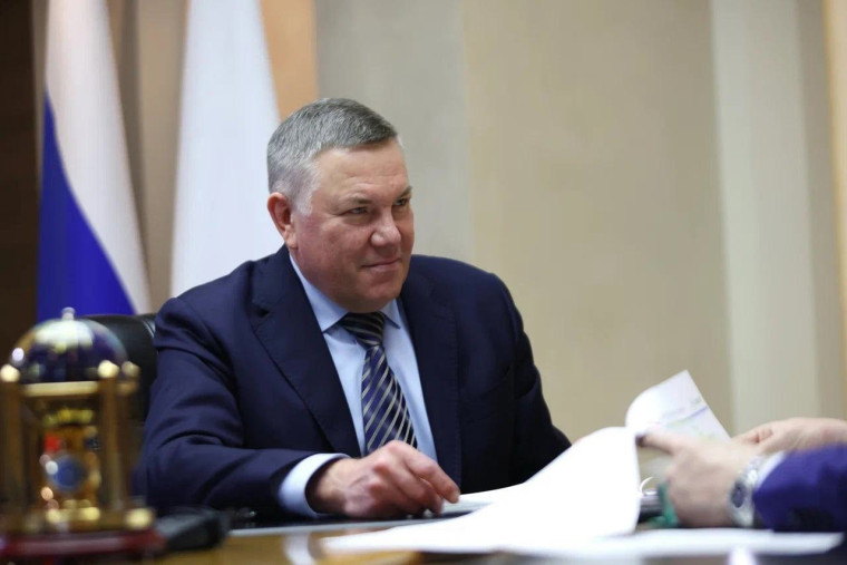 Развитие электронных сервисов Сбербанка на территории Вологодской области Губернатор Олег Кувшинников обсудил с управляющим Вологодским отделением Сергеем Филипповым. Развитие электронных сервисов Сбербанка на территории Вологодской области Губернатор Олег Кувшинников обсудил с управляющим Вологодским отделением Сергеем Филипповым.
