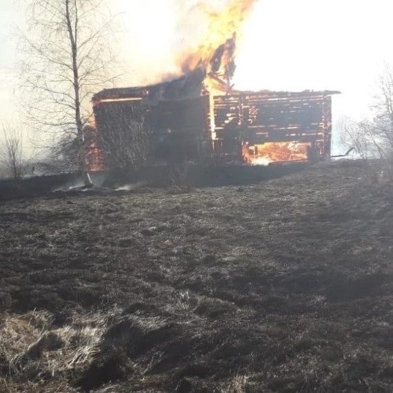 Более десятка техники и почти тридцать человек сегодня выехали на место пожара в населенные пункты Сидоровского территориального управления. Более десятка техники и почти тридцать человек сегодня выехали на место пожара в населенные пункты Сидоровского территориального управления.